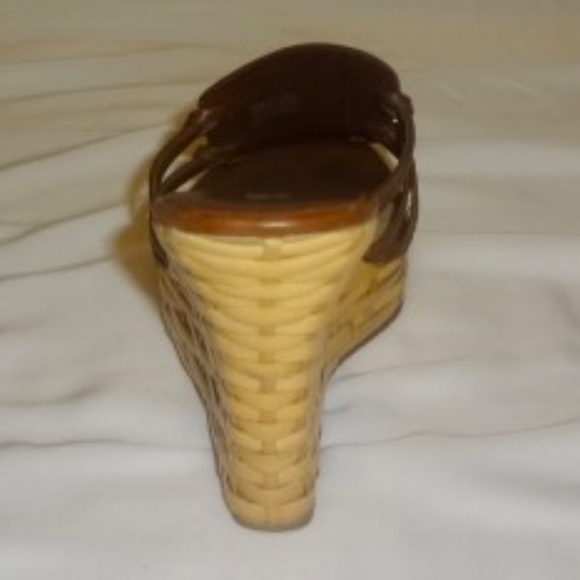 Michael Kors Santorini Knotted Slide - Picture 4 of 9